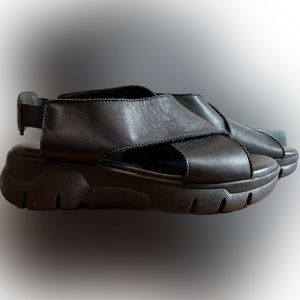 L’Intervalle Chuma black leather platform sandal size 37 / 6.5 in EUC